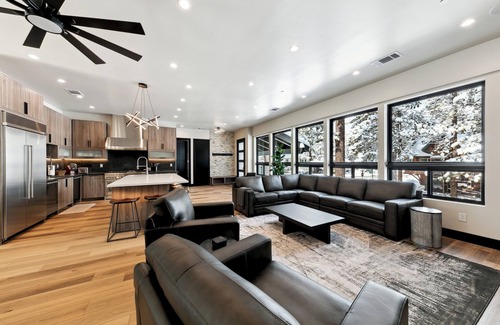 South Lake Tahoe House | Lake Trail Lodge at Ski Run