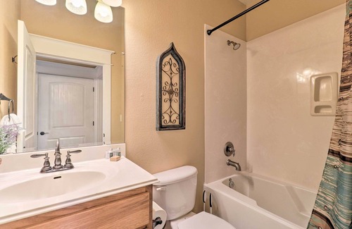 Jonestown Condo | Lake Travis Condo with Premier Resort Amenities & 9.8 Rating
