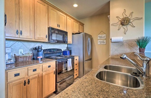 Jonestown Apartment | Inviting Lake Travis Condo with Resort-Style Amenities