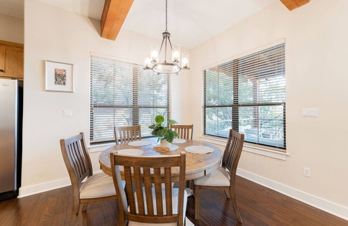 Leander Cabin | Relaxing Lake Travis Hill Country Resort Cabin with Spa