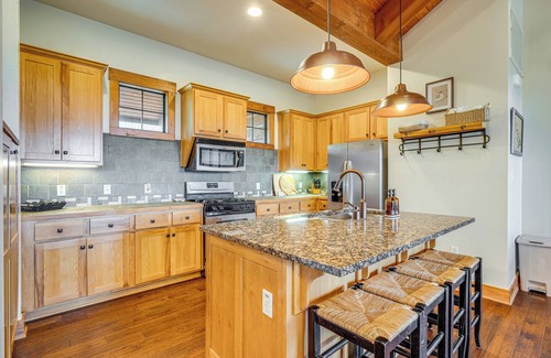 Leander House | Lake Travis Home Near Marina w/Spectacular Views!