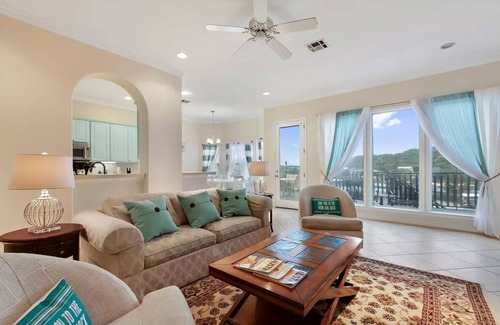 Leander House | Unforgettable Lake Travis Home with Scenic Sunsets