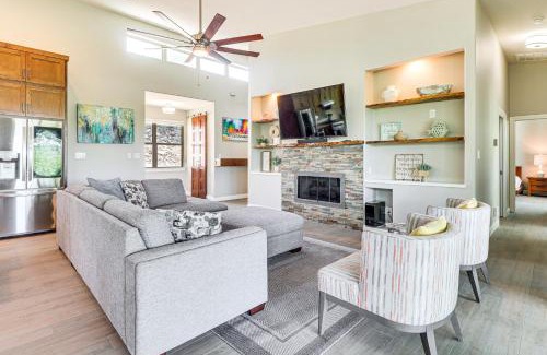 Leander House | Discover Lake Travis House with Private Pool & Hot Tub!