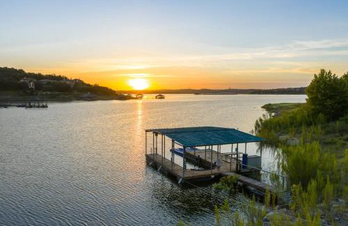 Waterford On Lake Travis House | Lake Travis Lakefront Retreat with Hot Tub & Boat Ramp