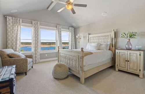 Spicewood Villa | Lake Travis Retreat - 5BR with BBQ & Pickleball