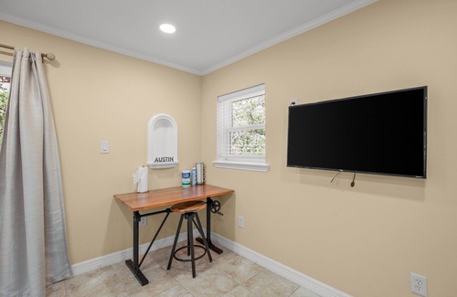 Volente Apartment | Cozy Lake Travis Studio with Pool & Breakfast Near Volente