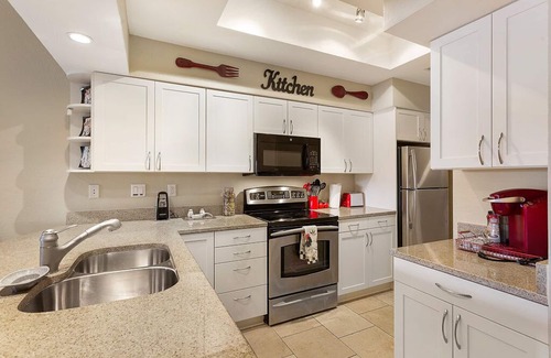 Highland Lake Estates Condo | Pet-Friendly Lake Travis Getaway with Scenic Waterfront Views