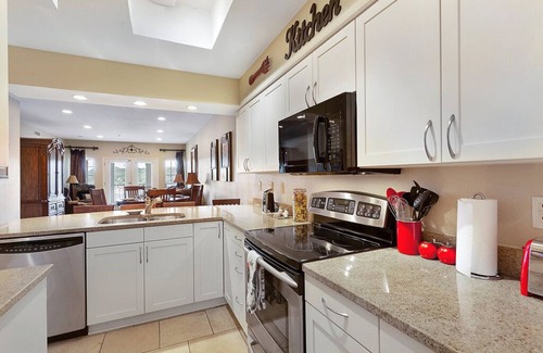 Highland Lake Estates Condo | Pet-Friendly Lake Travis Getaway with Scenic Waterfront Views