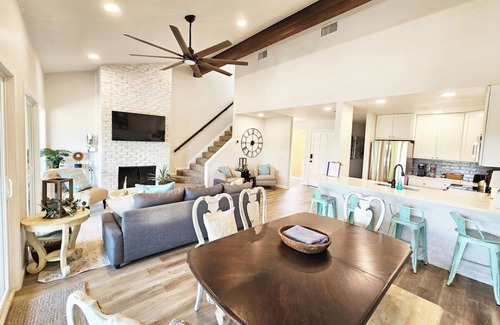 Point Venture House | Lake Travis Oasis: Steps to Pool, Gym & Marina Amenities