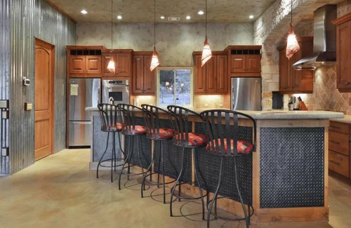 Oatmeal House | Lake Travis Waterfront, Pool, Pool Table, Shuffleboard, Ping Pong, Sleeps 25