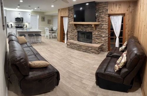 Brandon House | Discover Camelot Court: Heated Pool & Private Lake Access