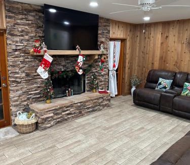 Brandon House | Lake Valrico's Camelot Court: HEATED POOL & Private Lake Access
