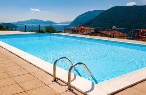 Sale Marasino Apartment | Lake View 18: Guest Rated 8.9 with Pool & Child Friendly