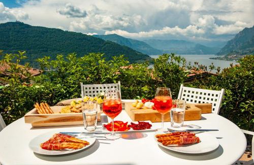 Sale Marasino Apartment | Lake View 18: Guest Rated 8.9 with Pool & Child Friendly