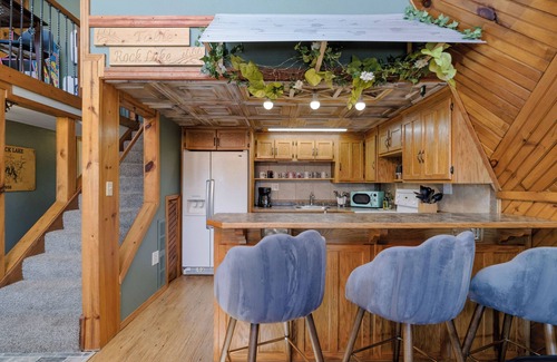 Lampe Ski Chalet | Experience the Lost Wanderer at Table Rock Lake