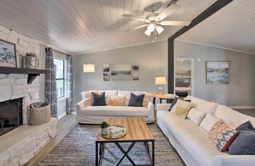 Enchanted Oaks House | Charming Mabank Retreat: Pet-Friendly with Lake View!