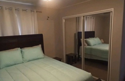 Roach House | Lake View and WiFi