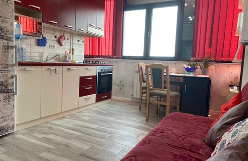 Constanta Apartment | Scenic Lake View Apartment with Pool and Spa in Constanta