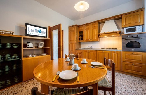 Gera Lario Apartment | Scenic Lake View Apartment with Balcony at Larihome A25