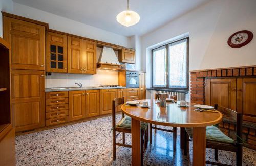 Gera Lario Apartment | Scenic Lake View Apartment with Balcony - Larihome A25