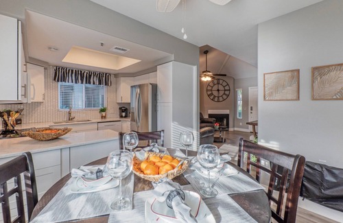 Chandler Condo | Premier Chandler Lake View Condo with Pool & Spa Amenities