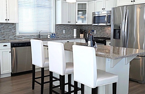 Okanagan-Similkameen House | Lake View Cottage: Breathtaking Views & Two Kitchens