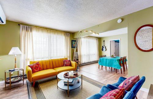 Bemus Point House | Relaxing Lake View Cottage Retreat for Families