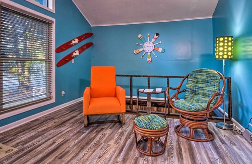 Albany Cottage | Lake View Escape - 1 Mile From Wisdom Dock!
