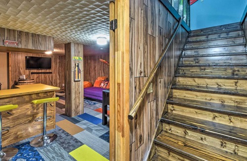 Albany Cottage | Lake View Escape - 1 Mile From Wisdom Dock!