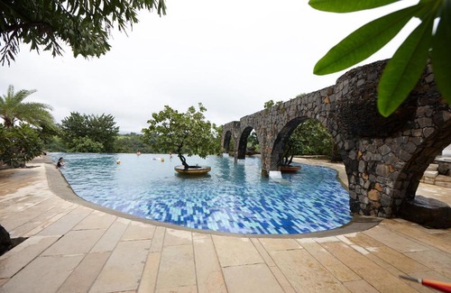 Wadgaon Villa | Tranquil Lake View Forest Retreat with Family-Friendly Amenities