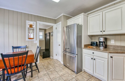 Lake Junaluska House | Charming Lake-View Home with Pool & Two Full Kitchens