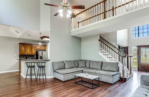 South Side House | Dog-Friendly Lake-View Retreat in Prime South Side Location