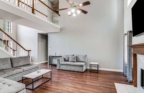 South Side House | Dog-Friendly Lake-View Retreat in Prime South Side Location