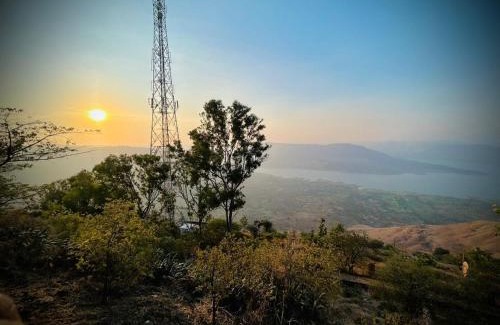 Gureghar House | Scenic Lake View Hotel with Breakfast & Family-Friendly Perks
