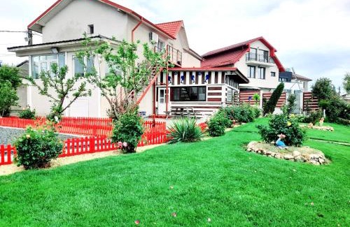 Navodari House | Idyllic Lake View House - Guest Rated 9.4 & Child Friendly