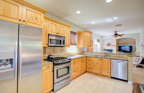Lake Elsinore House | Lake View House: Steps to Private Beach with Pool & Spa