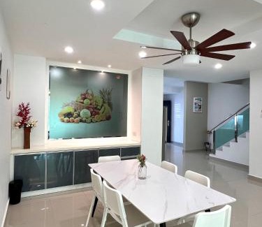 Puchong House | Tranquil Lake-View House with Family and Pet-Friendly Vibes
