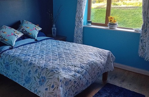 Jamestown Bed & Breakfast | Scenic Lake View Hotel with Family-Friendly Amenities