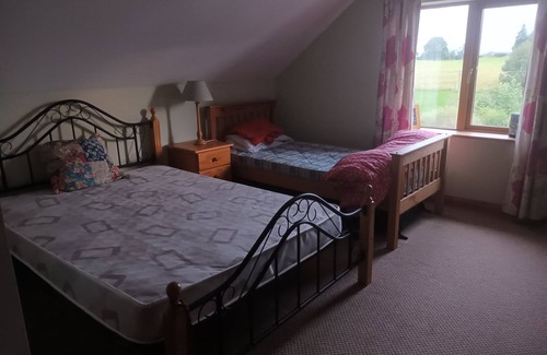 Jamestown Bed & Breakfast | Scenic Lake View Hotel with Family-Friendly Amenities