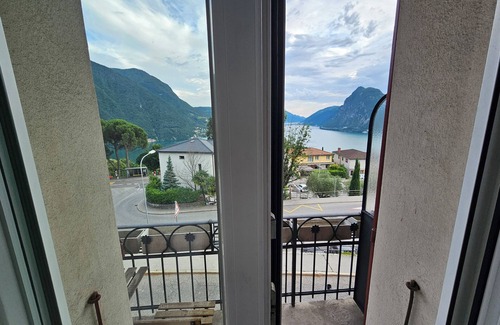 Castagnola House | LAKE VIEW - LAKE VIEW LUGANO Cozy, intimate, pets allowed