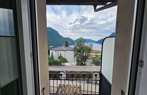 Castagnola House | LAKE VIEW - LAKE VIEW LUGANO Cozy, intimate, pets allowed