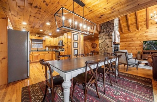 Necowa Cove Cabin | LakeView Lodge: Scenic Views with Hot Tub & Fire Pit