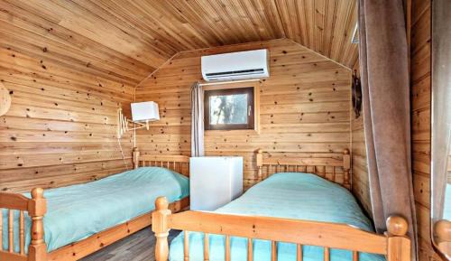 Fargelanda Cabin | Scenic Lake View Lodge for Family-Friendly Getaways