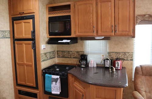 Lee Vining Hotel | Relaxing Lake View Lodge with Spa and Oceanfront Access