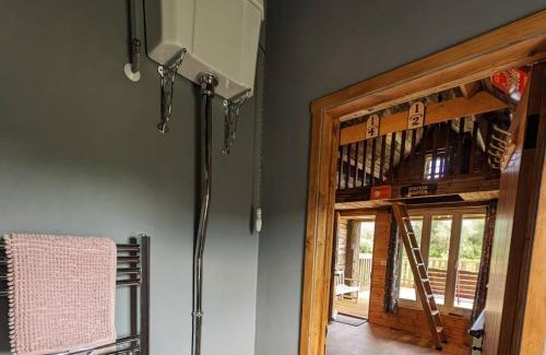 Sudbury Apartment | Welcoming Lake View Lodges: Pet & Child Friendly Retreat