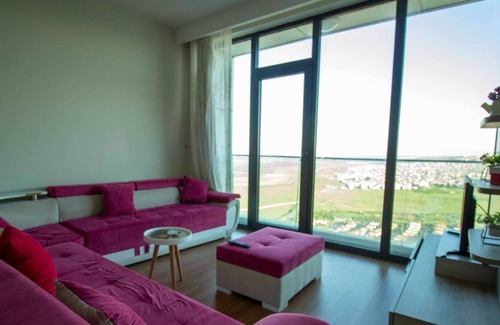 Avcilar Apartment | Scenic Lake View Apartment with Family-Friendly Amenities