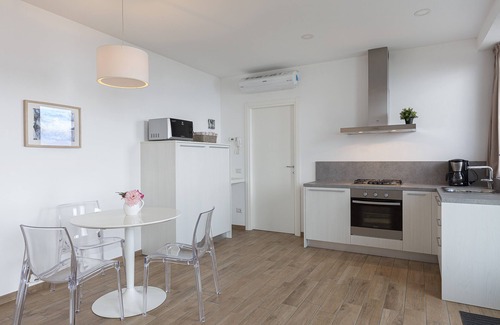 Someraro Apartment | Guest Rated 10/10: Lake View Apartment in Stresa