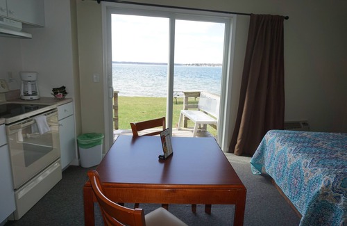 Lake City House | Lake View Motel & Gift Shop - Lakeview Kitchette