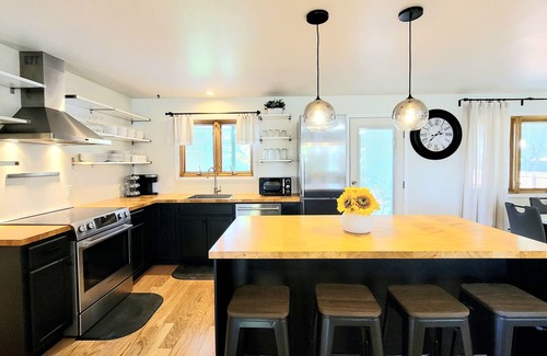 Arvada House | Tranquil Lake View Oasis with Hot Tub & Family-Friendly Amenities