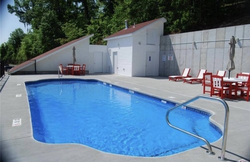 Lakeland Condo | Scenic Lake View Near Activities with Family-Friendly Amenities